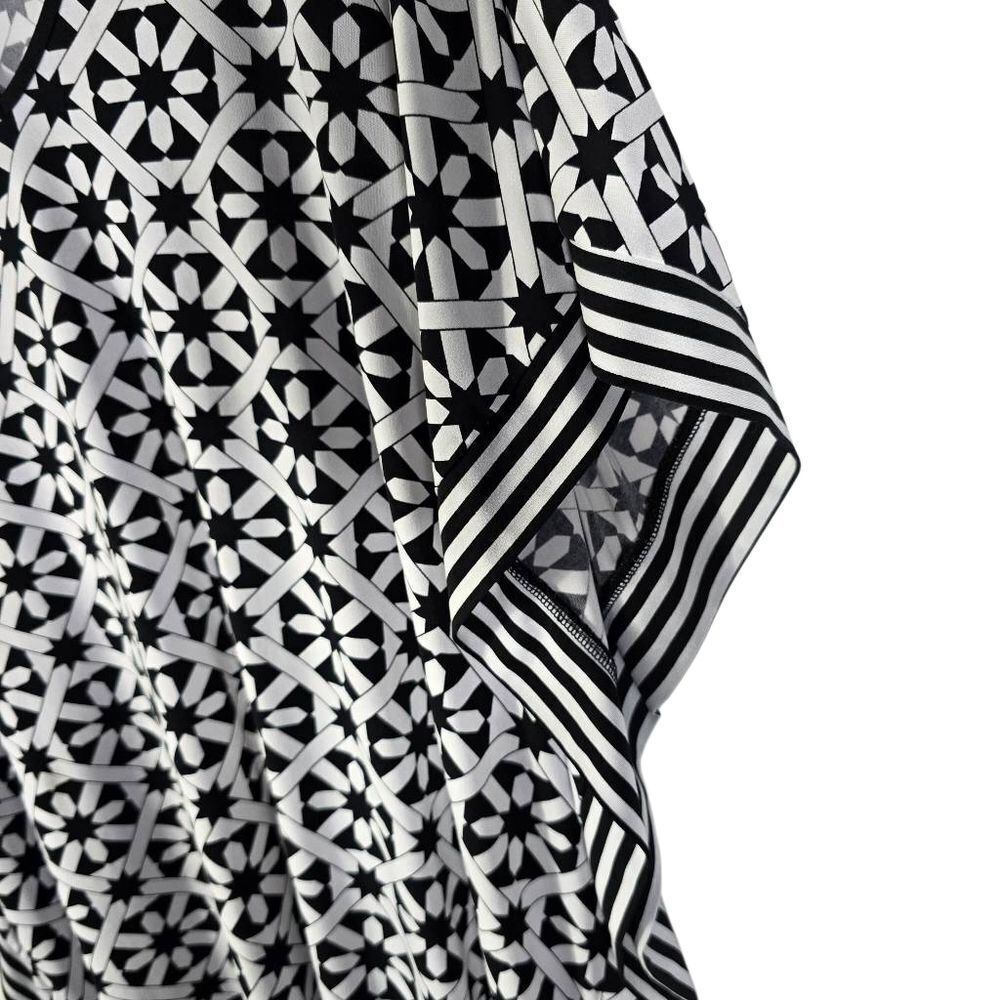 Roz & Ali Black and White Geometric Blouse - Picture 3 of 6